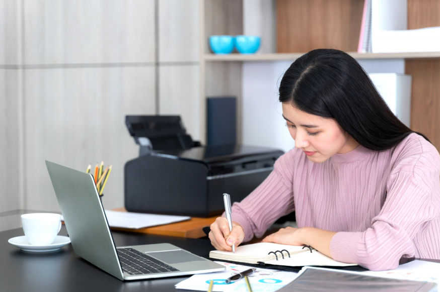 How to build a search habit through intentional research note taking and focused learning.